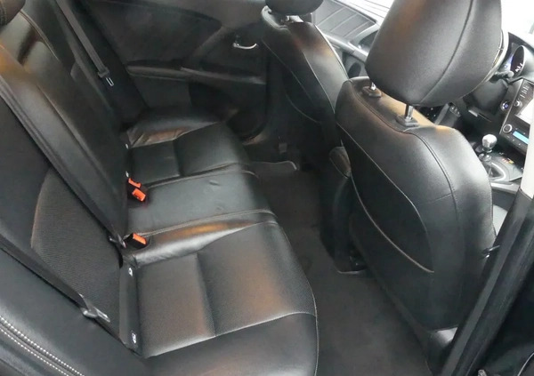 Toyota Avensis cena 64000 przebieg: 110000, rok produkcji 2016 z Bobowa małe 121